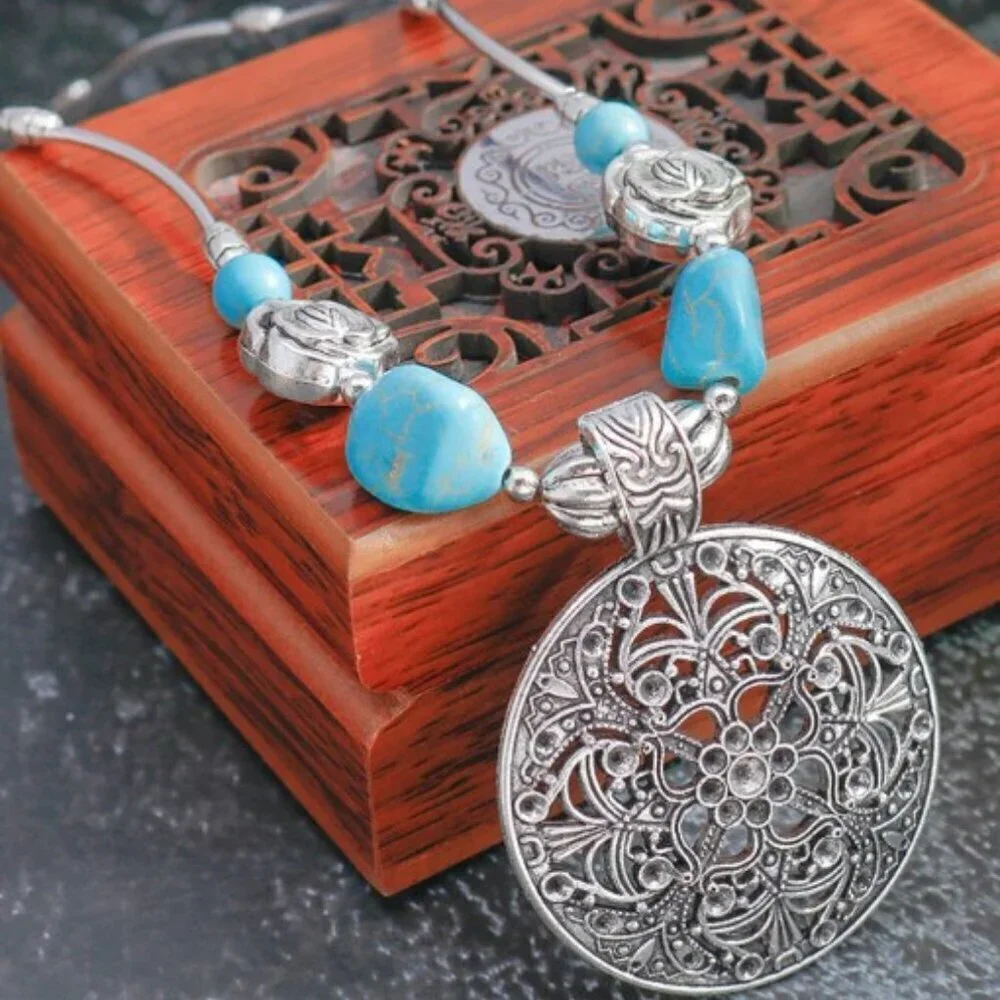 Retro Ethnic Style Hidden Silver Design Hollow Carved Turquoise Necklace